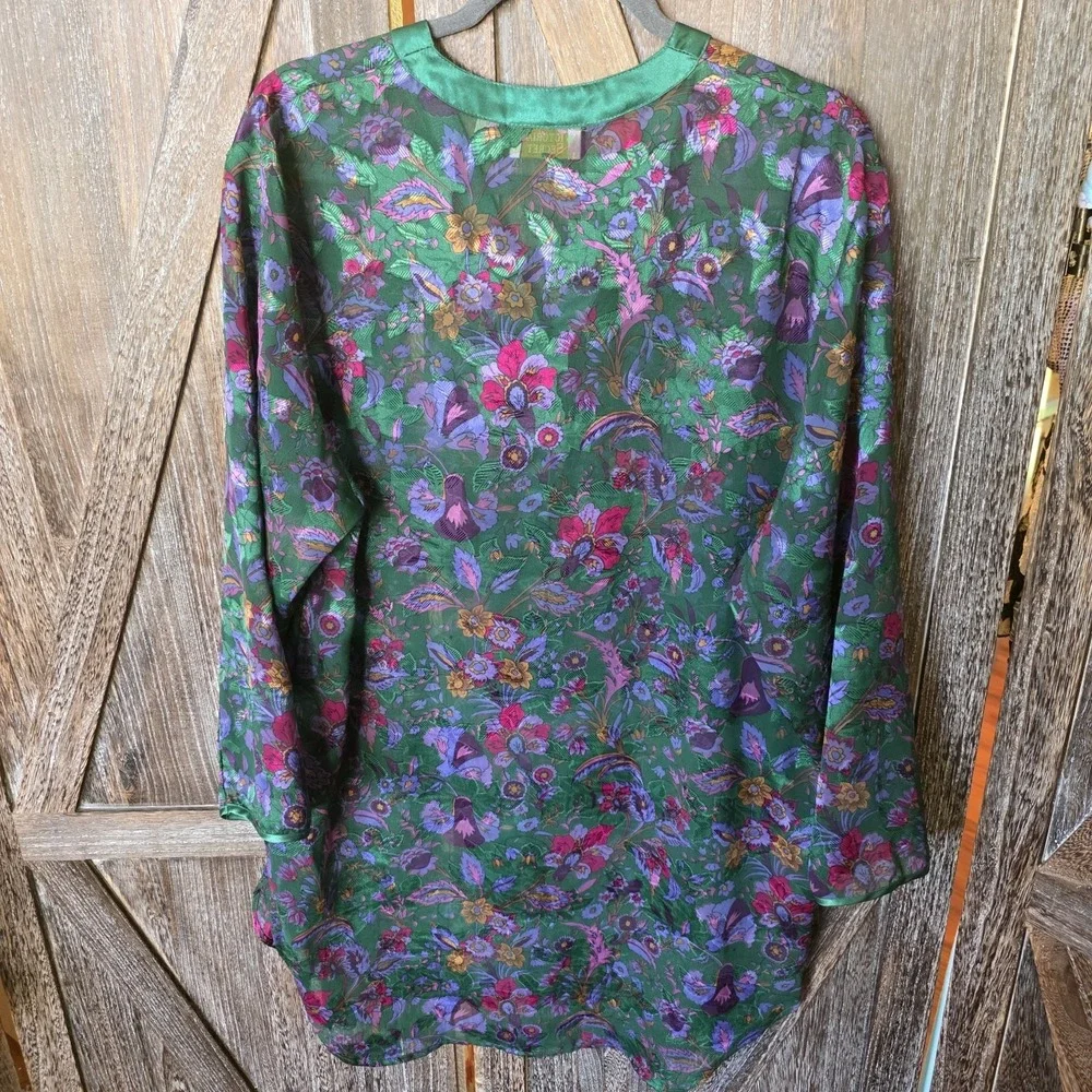 Victoria's Secret Robe Women's Size M/L Green Multi Floral Gold Label  Buttons